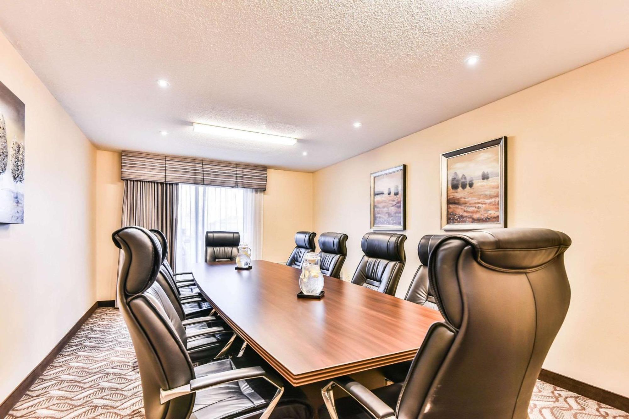 Comfort Inn & Suites Ambassador Bridge Windsor Eksteriør bilde